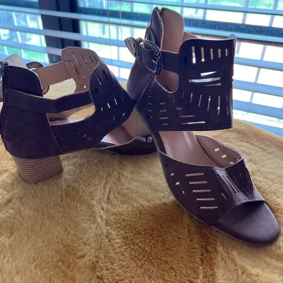 Womens Leather Shoes - Picture 6 of 11